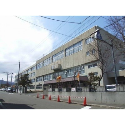 小学校:札幌市立手稲山口小学校:448m