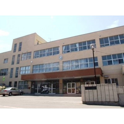 中学校:札幌市立札幌中学校:796m