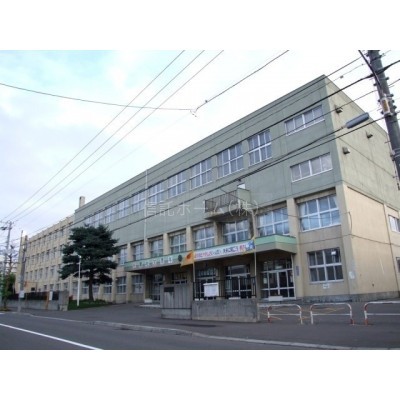 小学校:札幌市立北陽小学校:865m