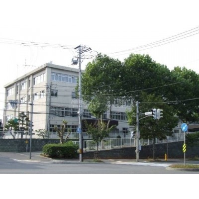 中学校:札幌市立陵陽中学校:928m