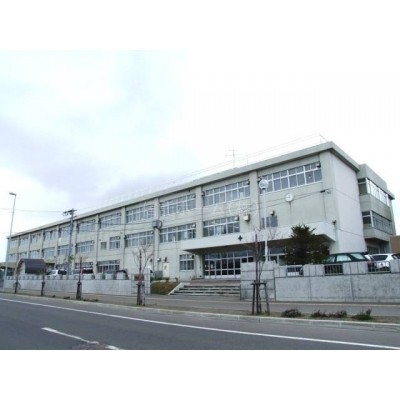 中学校:札幌市立札苗北中学校:1484m