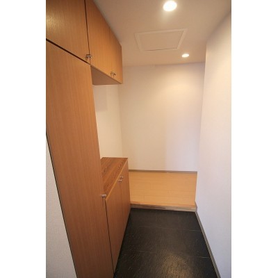 ※同タイプの別のお部屋の内装写真になります