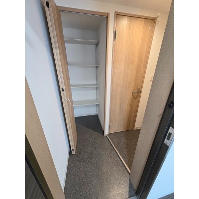 ※同タイプの別のお部屋の内装写真になります
