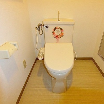トイレ(玄関側)