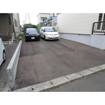 【リフォーム後】普通車なら4台分、トラックでも2台は入りそう