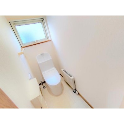 【同仕様写真】新品の温水洗浄トイレに交換します。1階と2階に