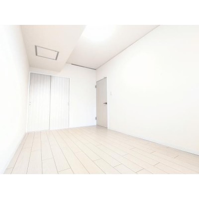 【リフォーム済】北西側洋室はクロス張替・床フロアー上張り・照
