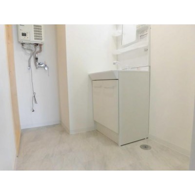 【リフォーム後写真】洗面脱衣場の床は水に強いクッションフロア