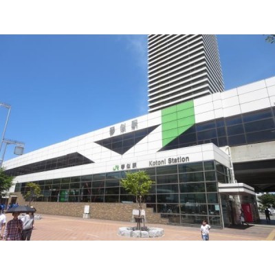 7.25帖洋室には窓側にも収納があります。このほかにも収納が