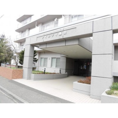 【建物全景】14階建て総戸数136戸のうちの4階です。コンビ