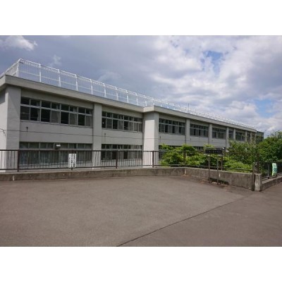【周辺環境写真】中学校は宮の森中学校です。徒歩約8分(約60