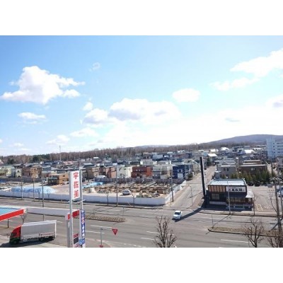 当マンションからの眺望です。美しが丘の住宅街を一望できます。
