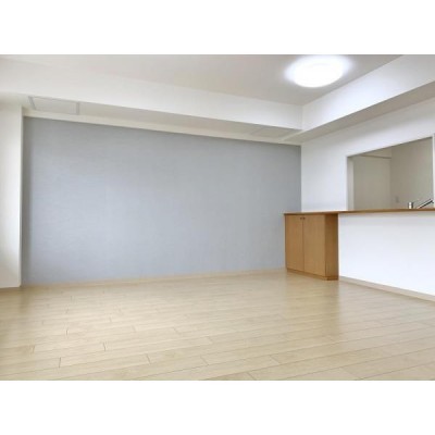 リフォーム済【リビング】和室から見たリビングの写真です。アク