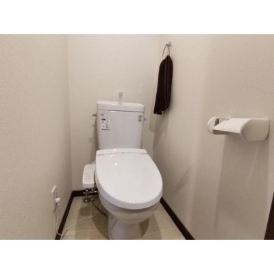 【リフォーム後写真】トイレはLIXIL製のトイレに交換致しま
