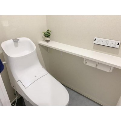 【リフォーム後_トイレ】リフォーム後のトイレです。INAX製