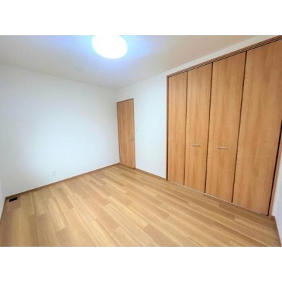 【リフォーム中_玄関】玄関ドアは新品に交換いたします。