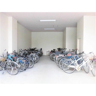【駐輪場】マンションの敷地内に駐輪場があります。自転車シール