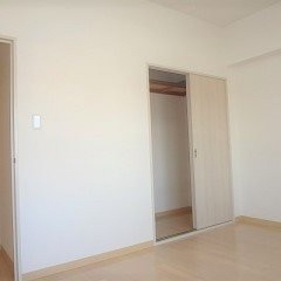 洋室(1)収納