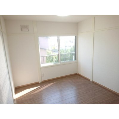 【リフォーム済】2階南東側の和室は洋室に間取り変更しました。