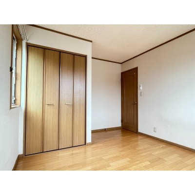 主寝室ウォークインクローゼット