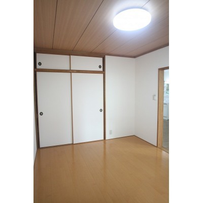 室から洋室へリフォーム済です。6帖(収納・照明付)