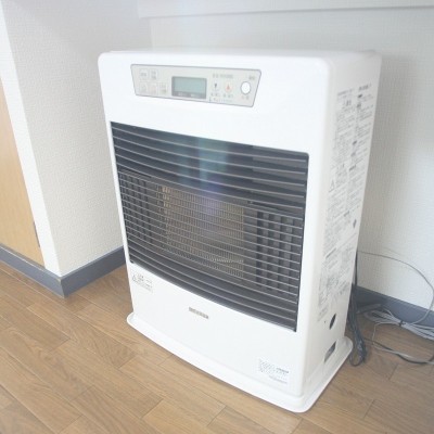 新品の灯油ストーブ交換済