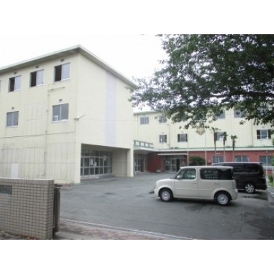 西部中学校