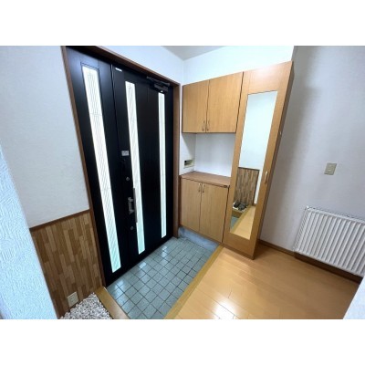 玄関2:靴の収納に便利なシューズボックス付き