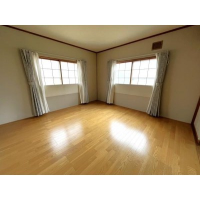 1階洋室を和室から洋室に変更しています♪