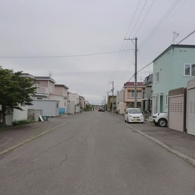 前面道路(北東向き)