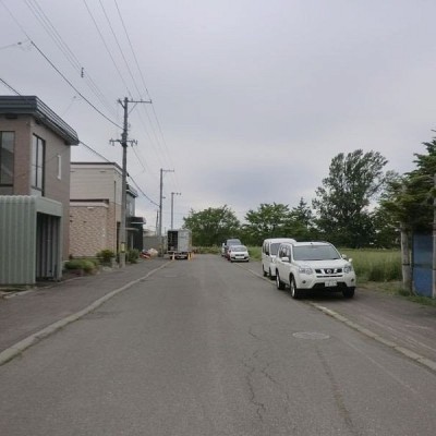前面道路(南西向き)
