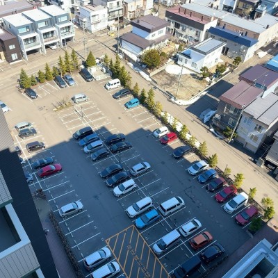 ロードヒーティング付駐車場です。