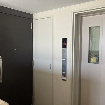 各階2戸に1つのエレベーターです