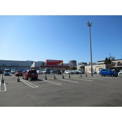 ツルハドラッグ 朝里店まで279m