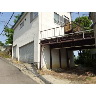 シャッター付車庫