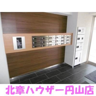 宅配ボックス有りで留守でも心配有りません。