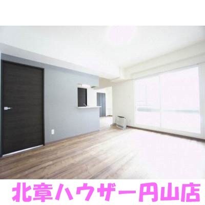 日当たり良しの広々したリビングです。