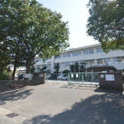 春日南小学校