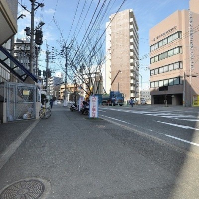 前面道路:幅員約25.04m・約13.85m接道