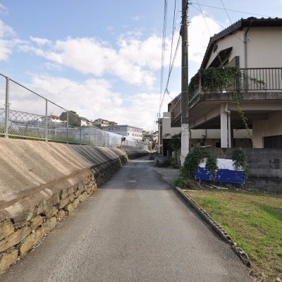 前面道路:東側幅員約2.58m~約2.68m・接道約13.44m