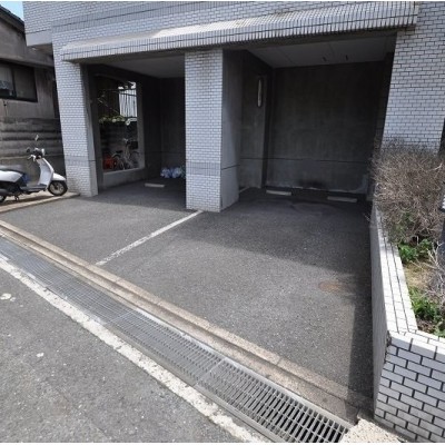 敷地内駐車場完備!