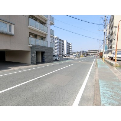マンション前の前面道路!