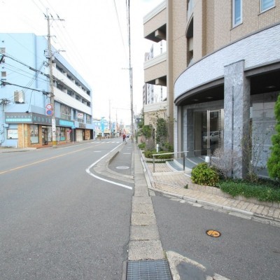 前面道路!