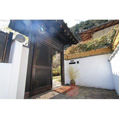 門が出迎えてくれる和風住宅♪
