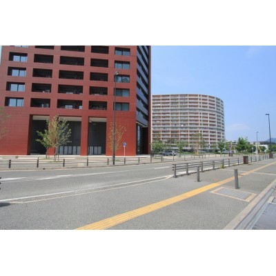 前面道路も広々!
