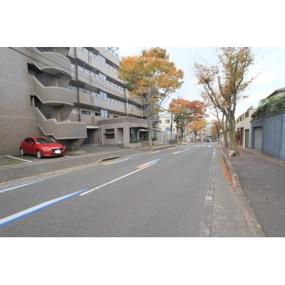前面道路!