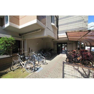 屋根付き駐輪場♪