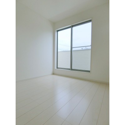 洋室約5.2帖はお子様部屋としていかがですか♪