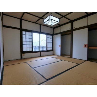 2階の和室8帖!5SLDKはお部屋にゆとりがありますね♪