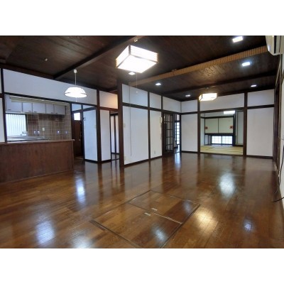 掘りごたつ付きで足元のんびりあたたかい空間♪